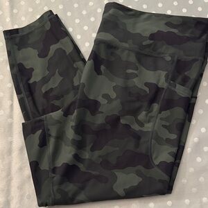 Old Navy Active Camouflage Leggings